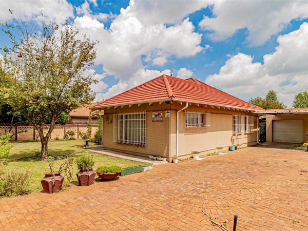 3 Bedroom House 3 Bedroom House