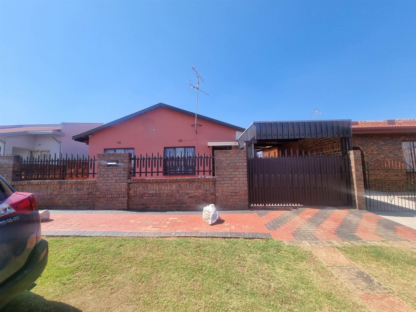 3 Bed House in Sebokeng Zone 3 photo number 15
