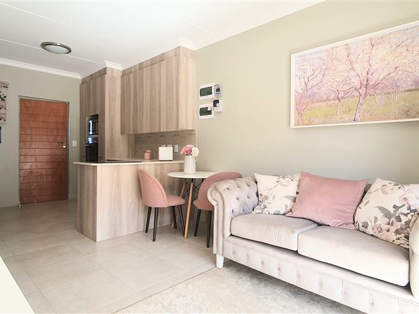 1 Bed Apartment in Waterkloof