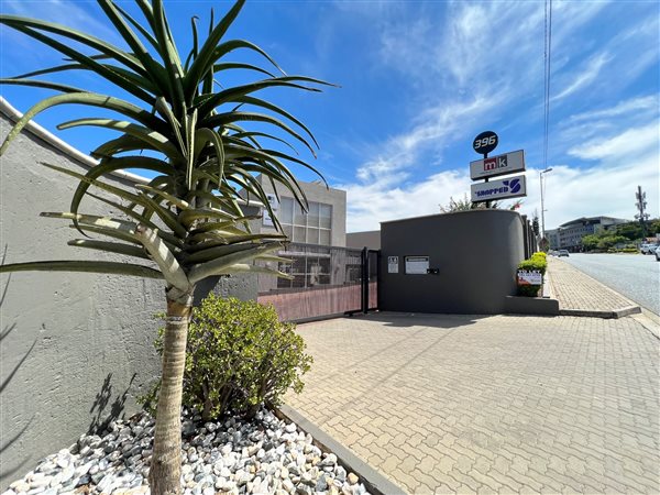 142  m² Commercial space in Ferndale