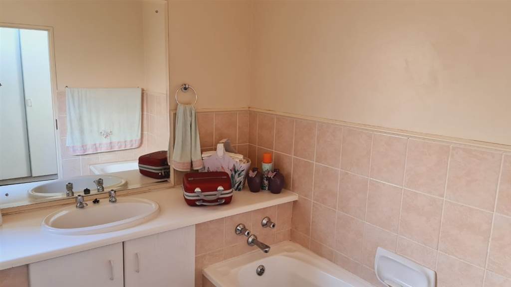 3 Bed House in Cashan photo number 12