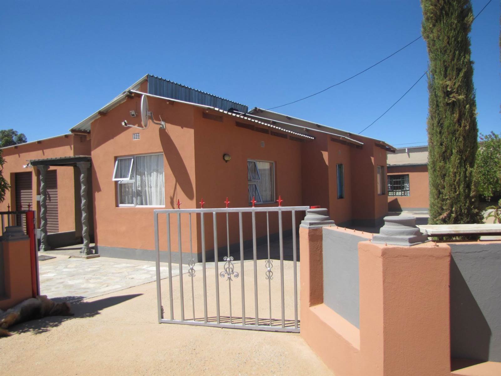 3 Bed House in Springbok photo number 2