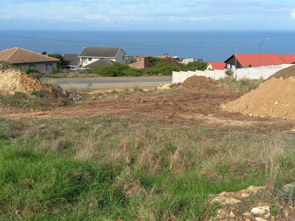 925 m² Land