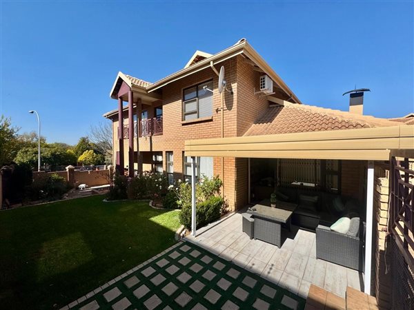 4 Bedroom Townhouse