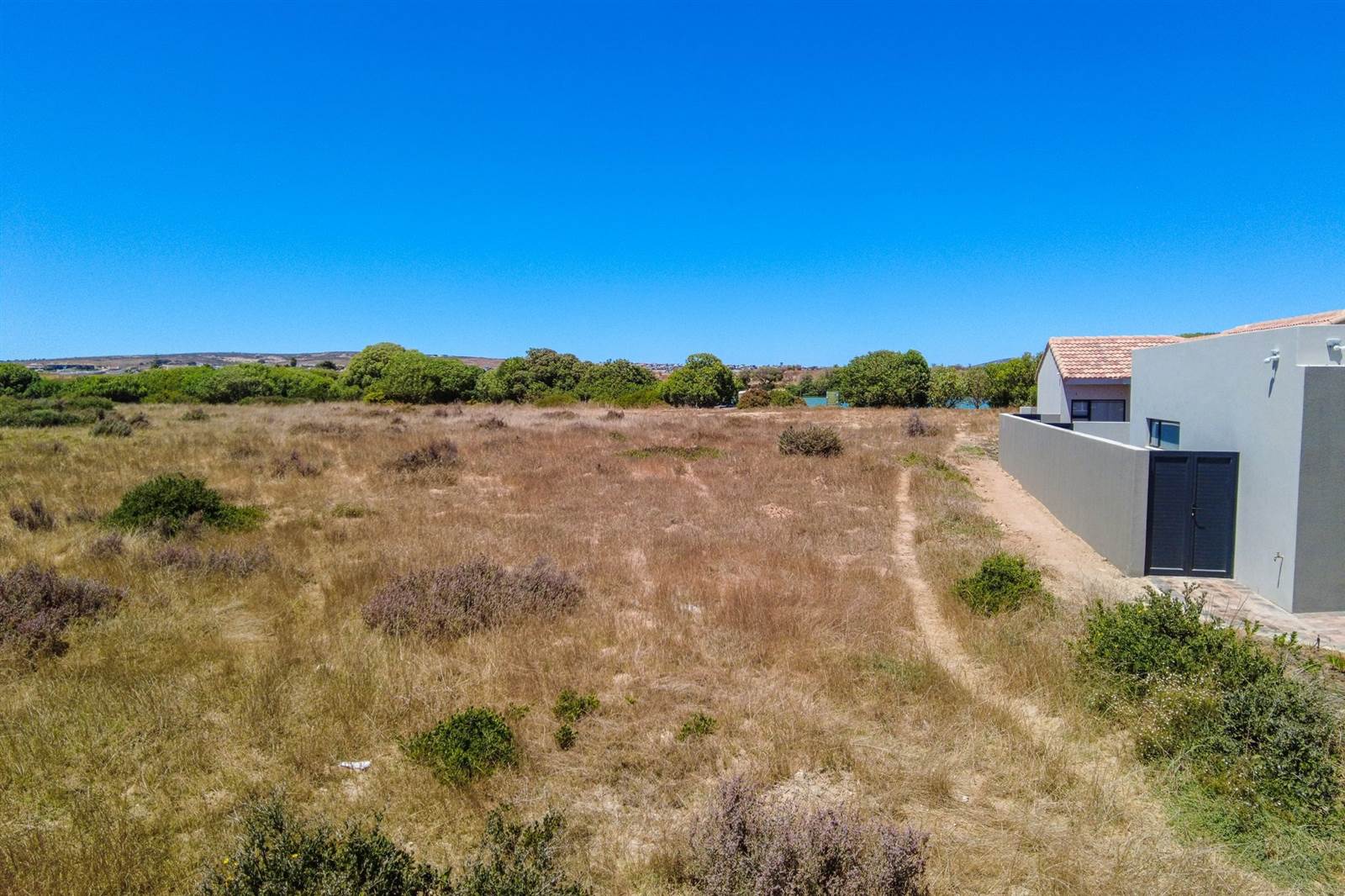 819 m² Land available in Langebaan Country Estate photo number 2