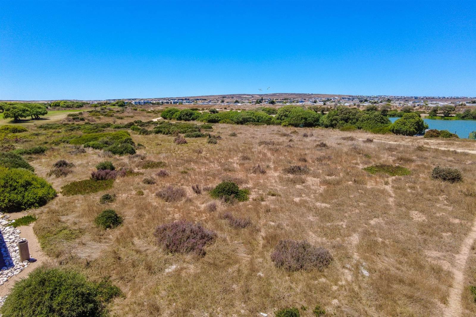 819 m² Land available in Langebaan Country Estate photo number 3