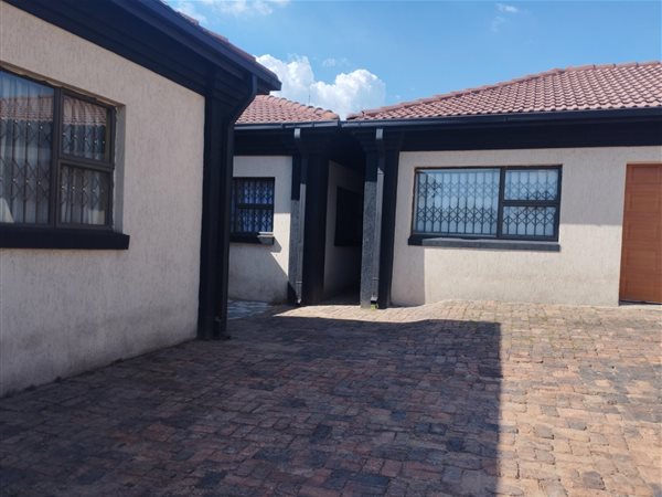 4 Bedroom House 4 Bedroom House