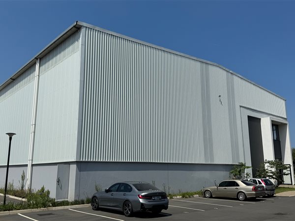 3717  m² Industrial space in Cornubia