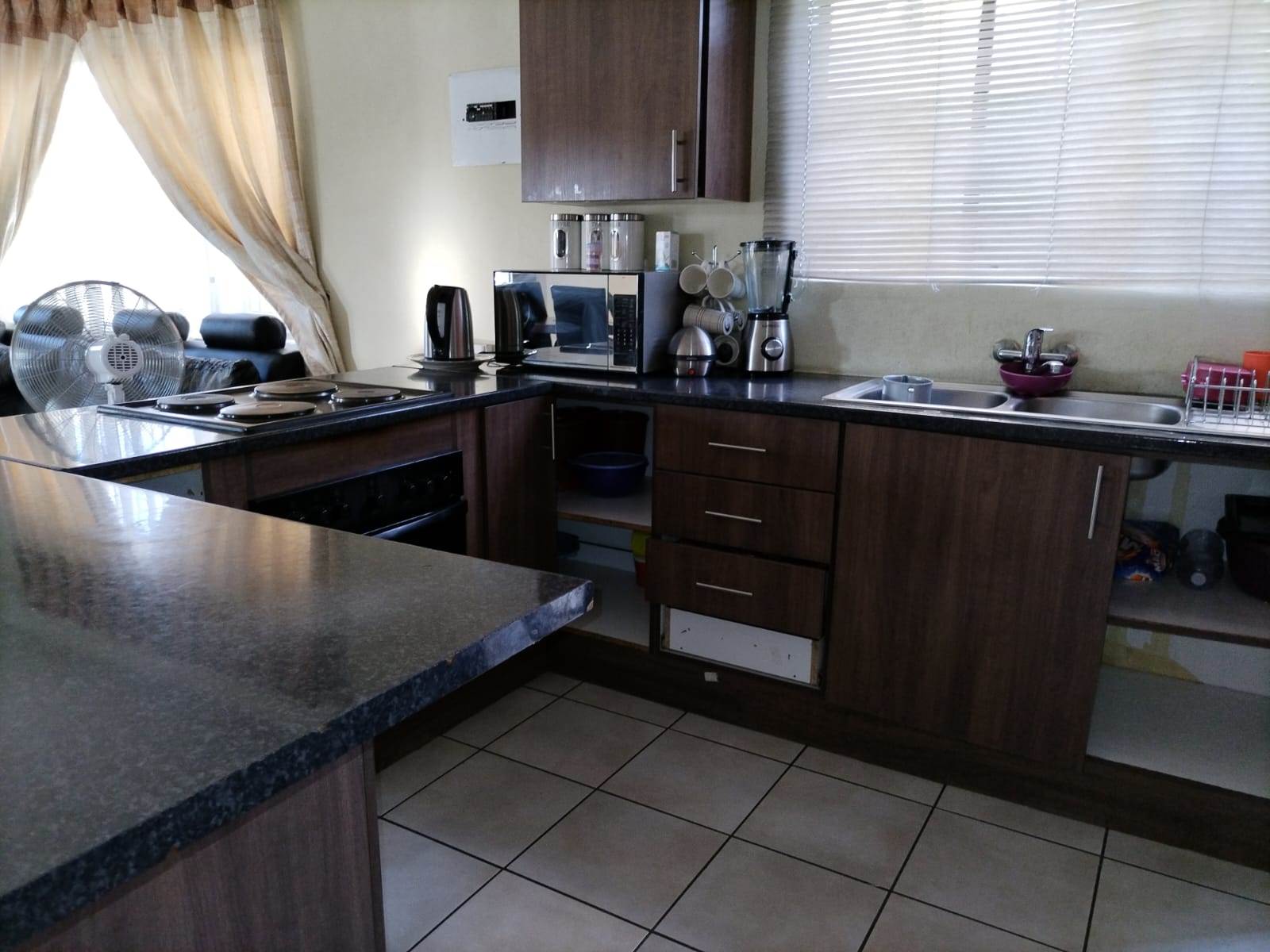 3 Bed House in Boitekong photo number 5