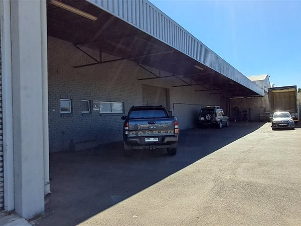 310  m² Industrial space