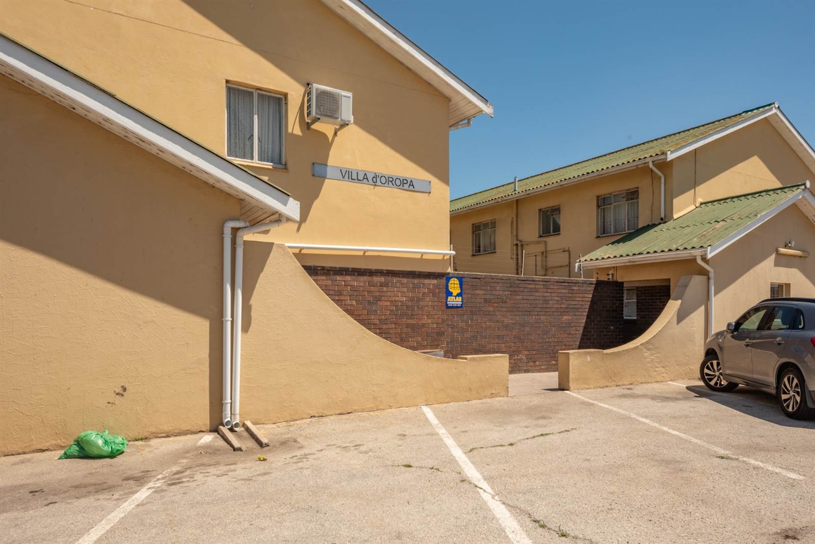 3 Bed Apartment in Bethelsdorp photo number 1