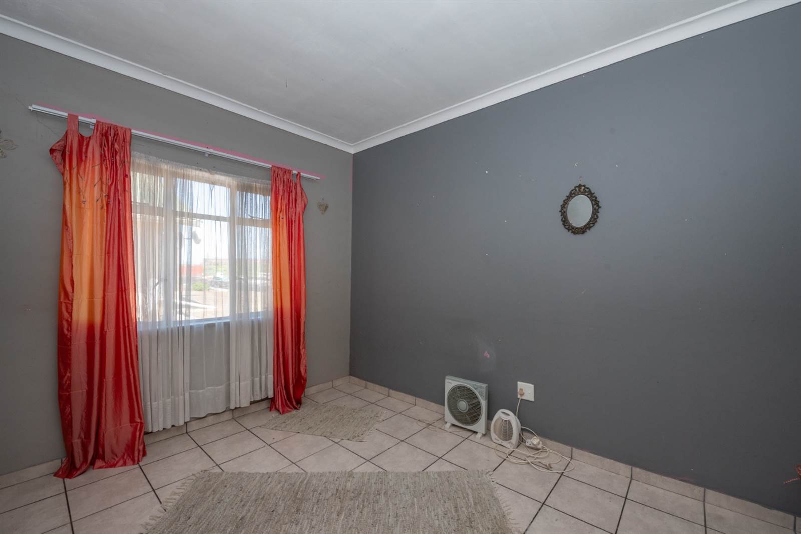 3 Bed Apartment in Bethelsdorp photo number 17