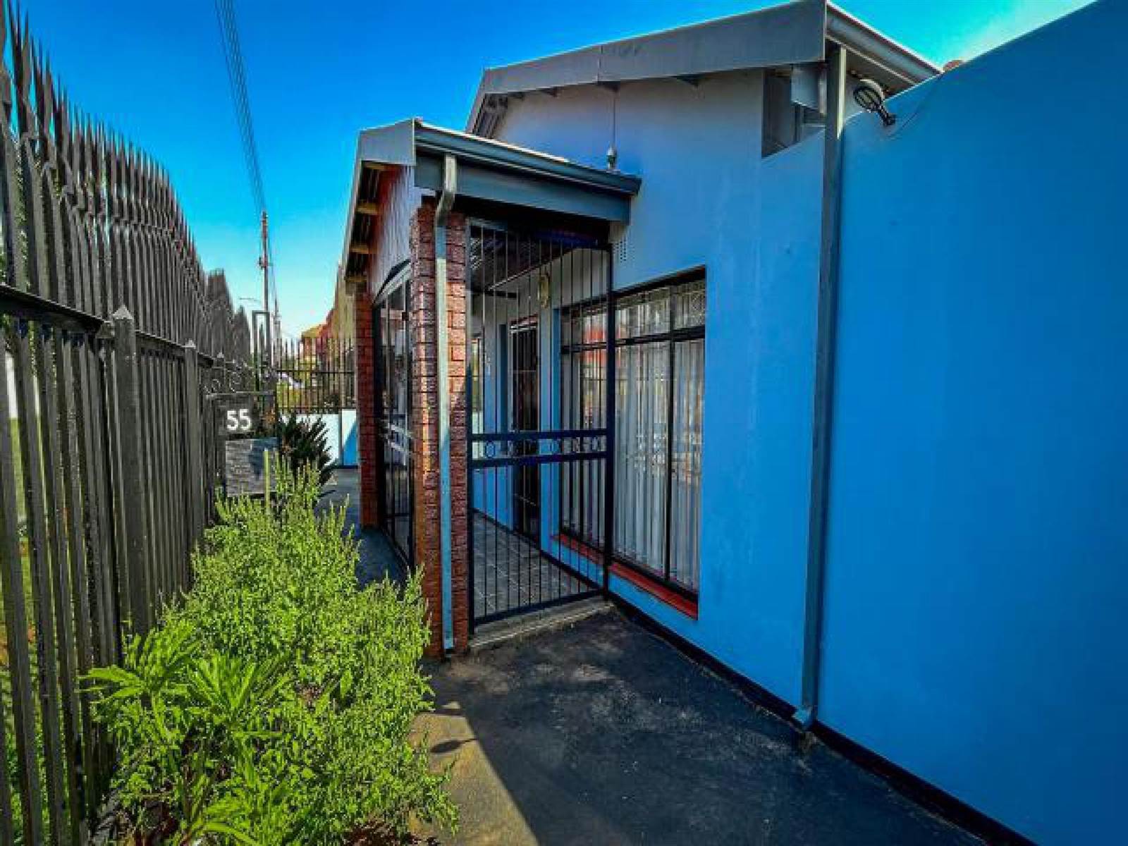 4 Bed House in Lenasia photo number 20