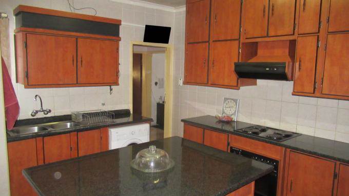4 Bed House in Lenasia photo number 9