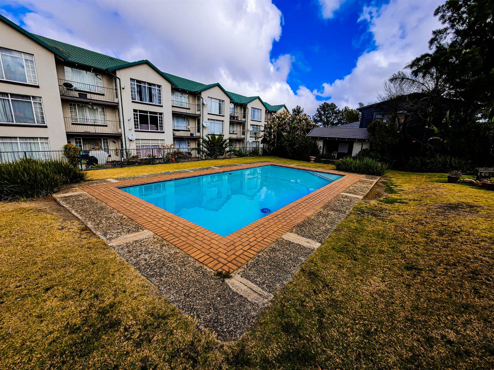 2 Bed Apartment in Krugersdorp North photo number 16