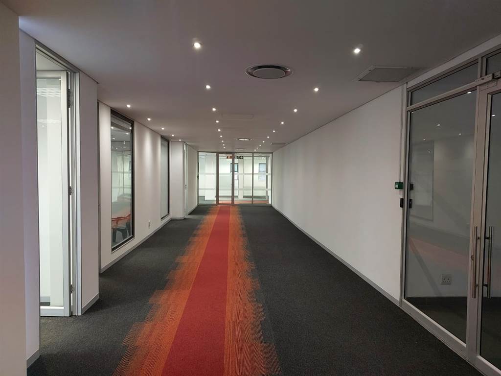 453  m² Commercial space in Bryanston photo number 3