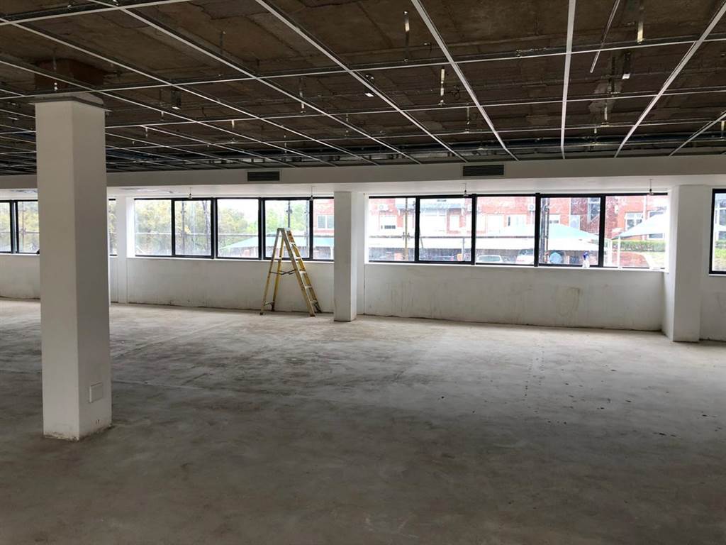230  m² Commercial space in Woodmead photo number 8