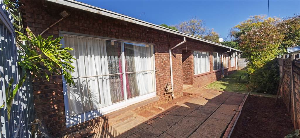 4 Bed House in Pretoria North photo number 4