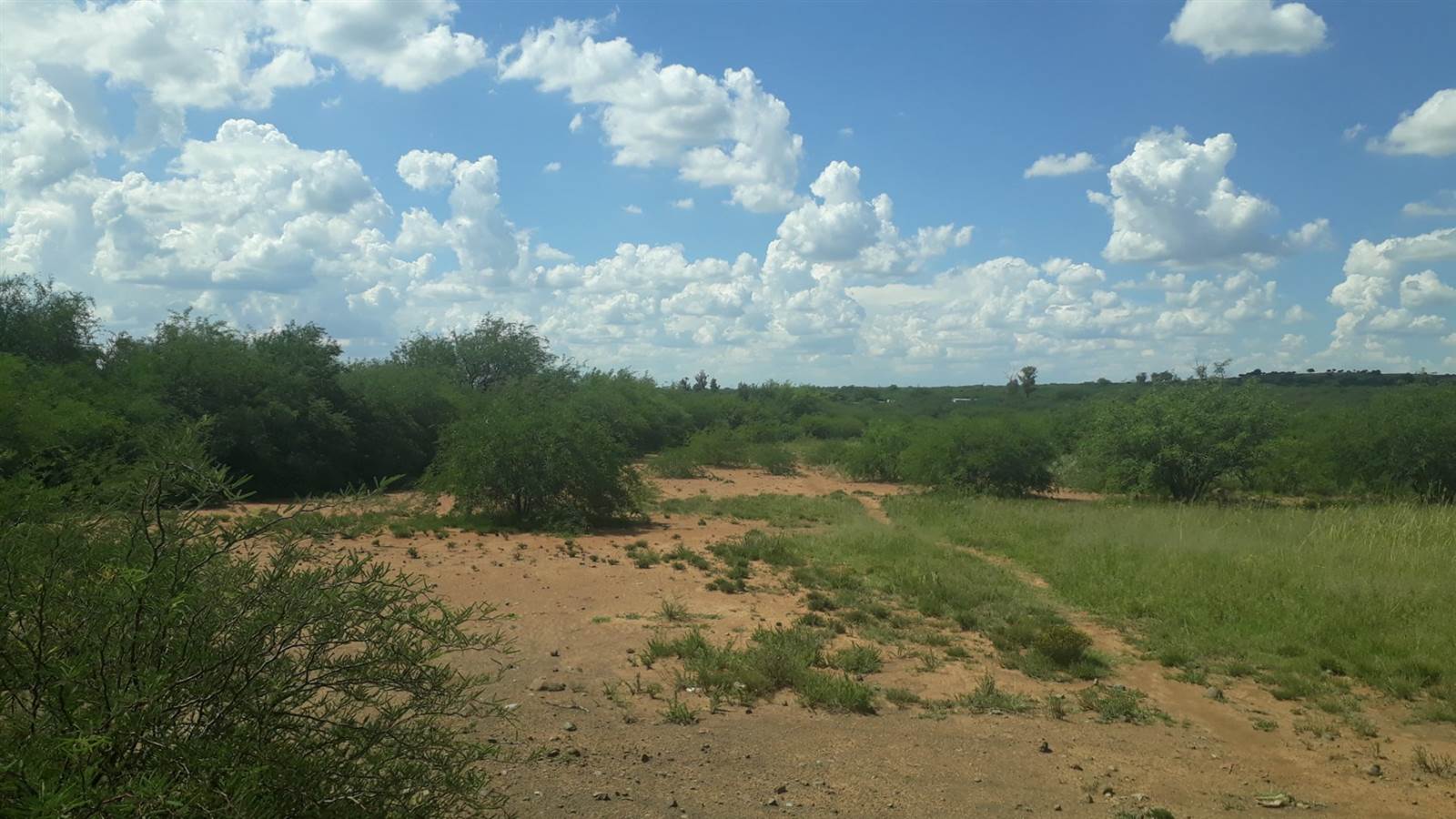 4.3 ha Land available in Bloemfontein Farms photo number 3