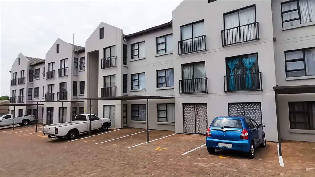 1 Bed Flat in Trichardt photo number 1