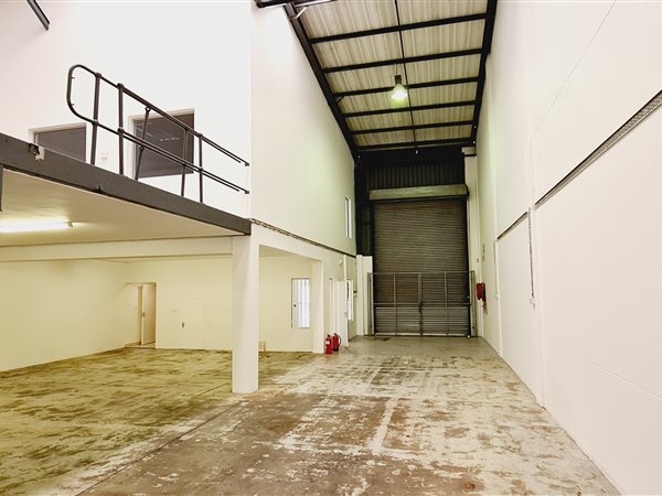 355  m² Industrial space