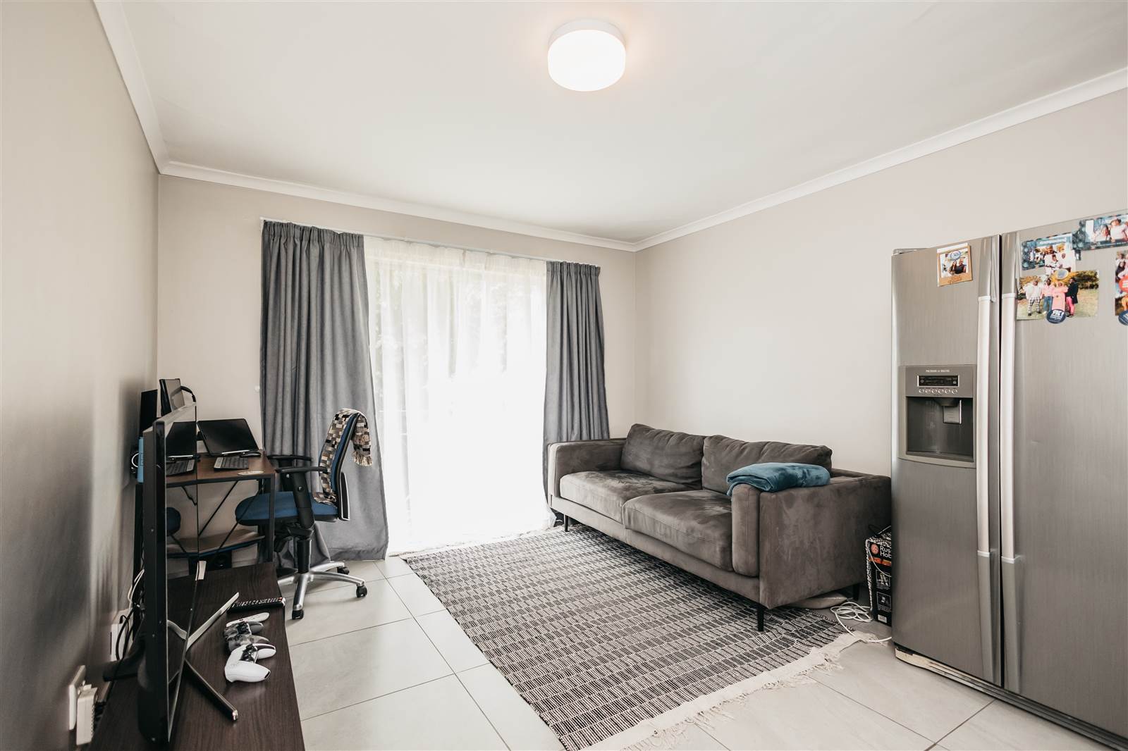 2 Bed Flat in Durbanville Central photo number 7