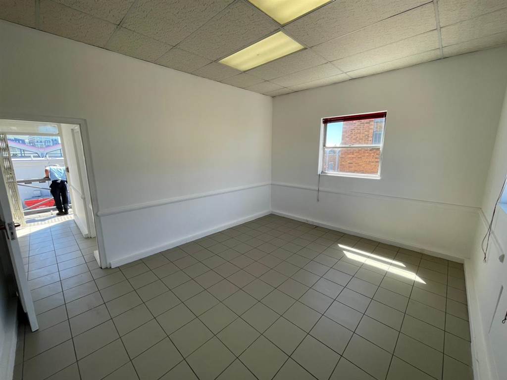 70  m² Commercial space in Maitland photo number 4