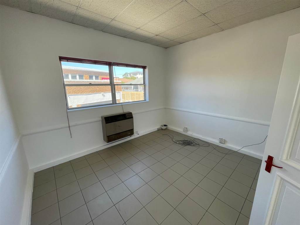 70  m² Commercial space in Maitland photo number 3