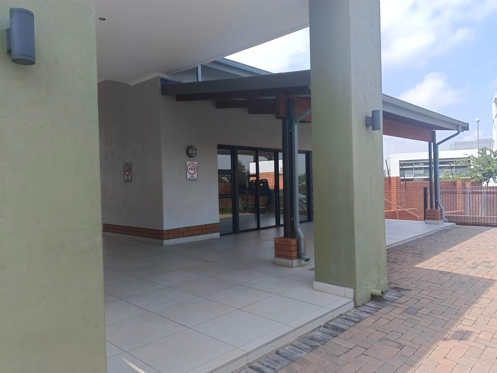2 Bed Apartment in Modderfontein photo number 3