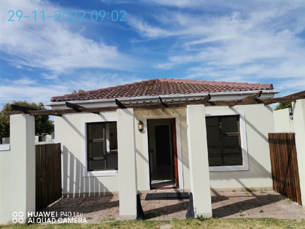 3 Bed Townhouse in Kraaifontein Central