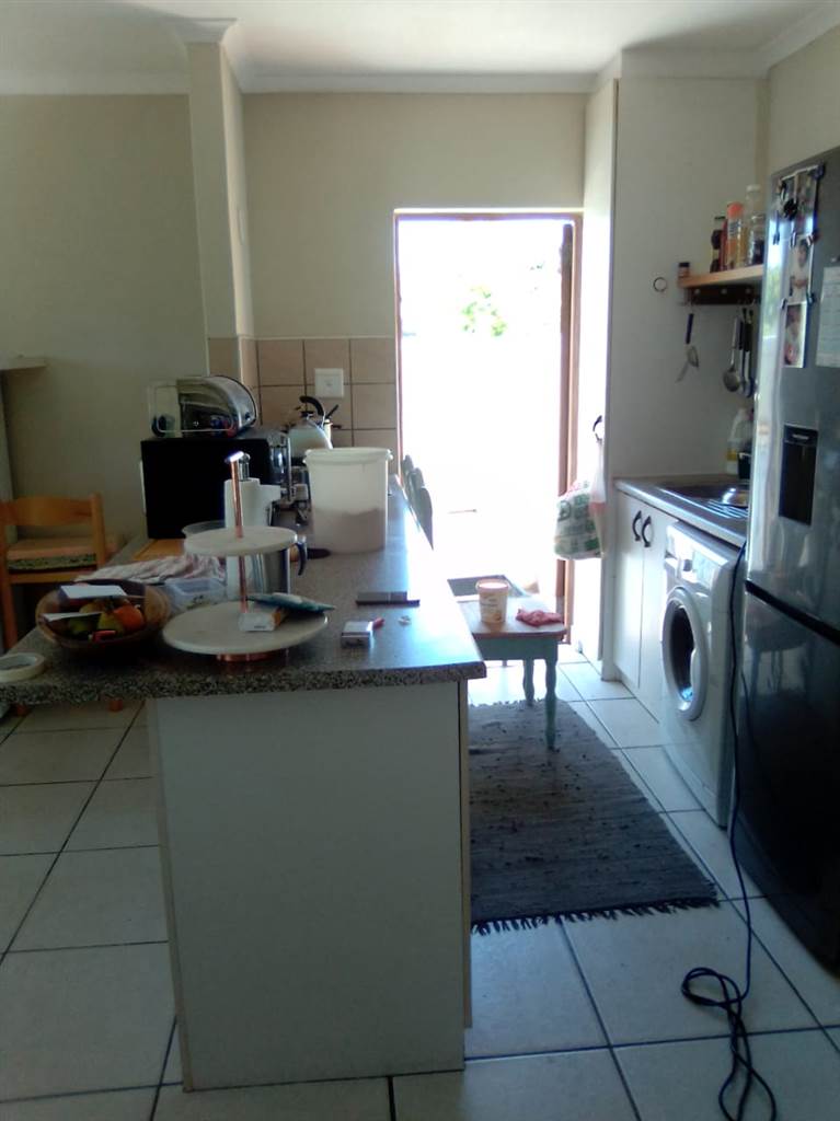 3 Bed Townhouse in Kraaifontein Central photo number 2