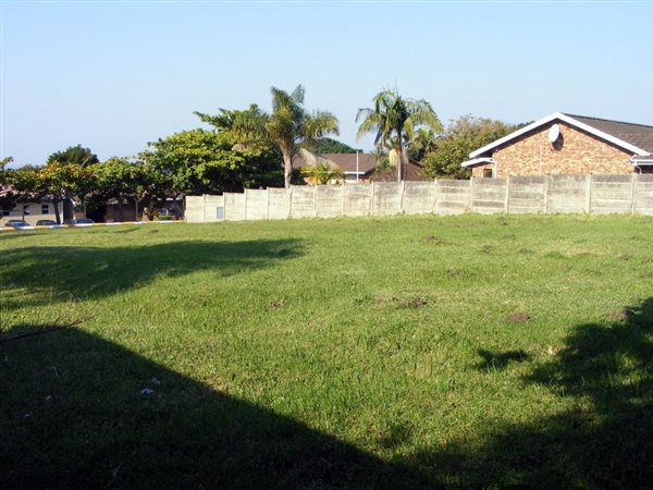 1211 m² Land available in Port Edward