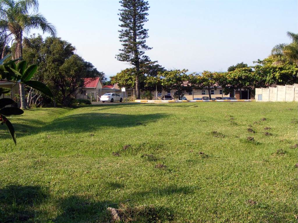 1211 m² Land available in Port Edward photo number 2