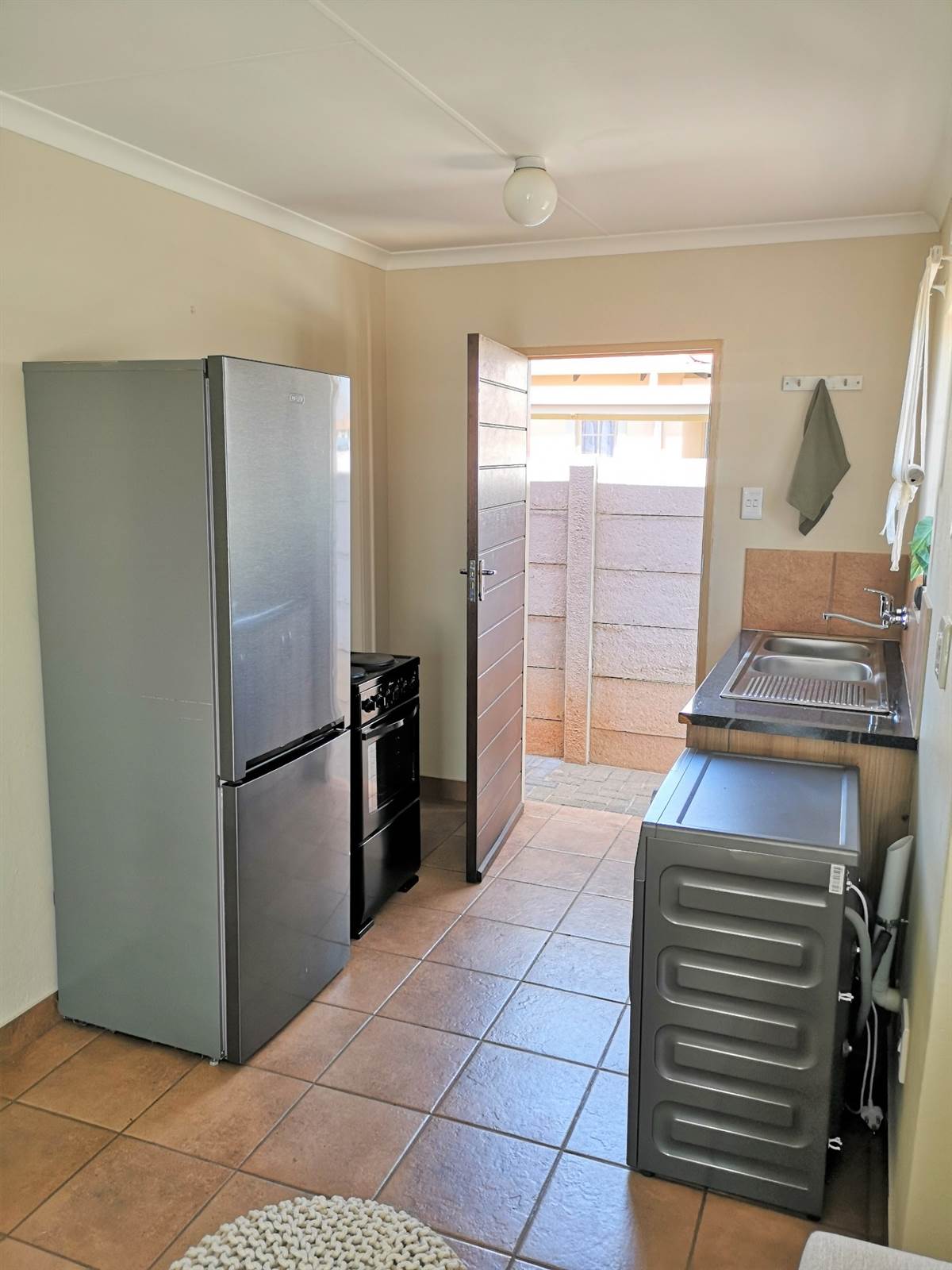 3 Bed House in Olifantsfontein photo number 9