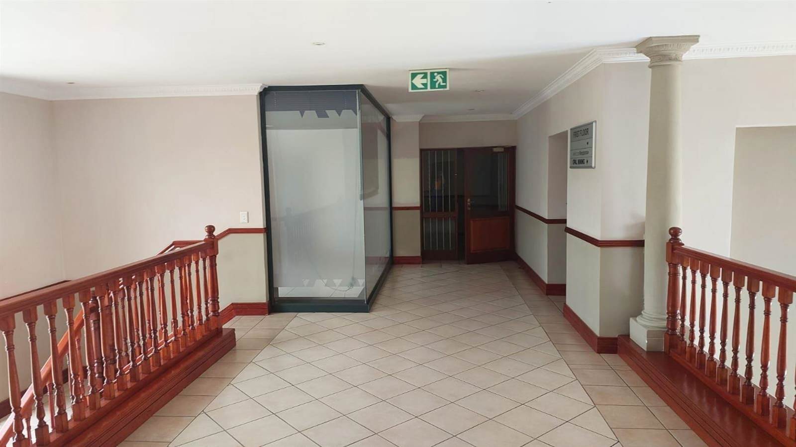 128  m² Commercial space in Bryanston photo number 2