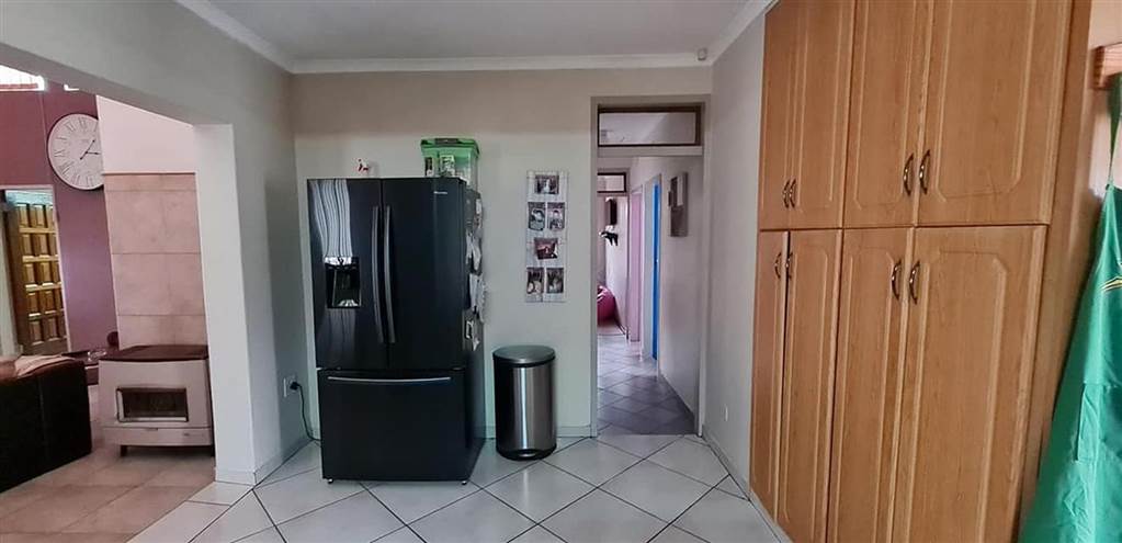 4 Bed House in Trichardt photo number 5