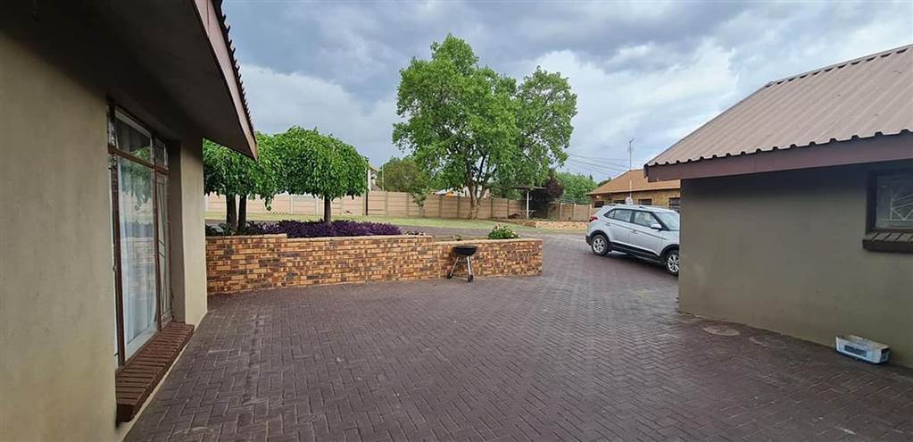 4 Bed House in Trichardt photo number 21