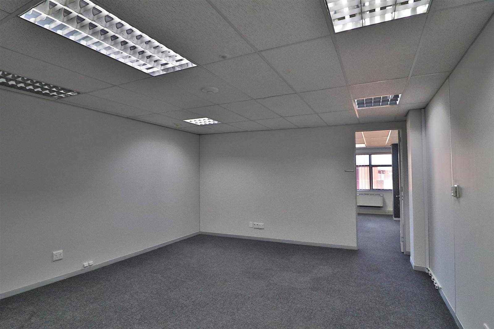 20  m² Commercial space in Sandown photo number 9