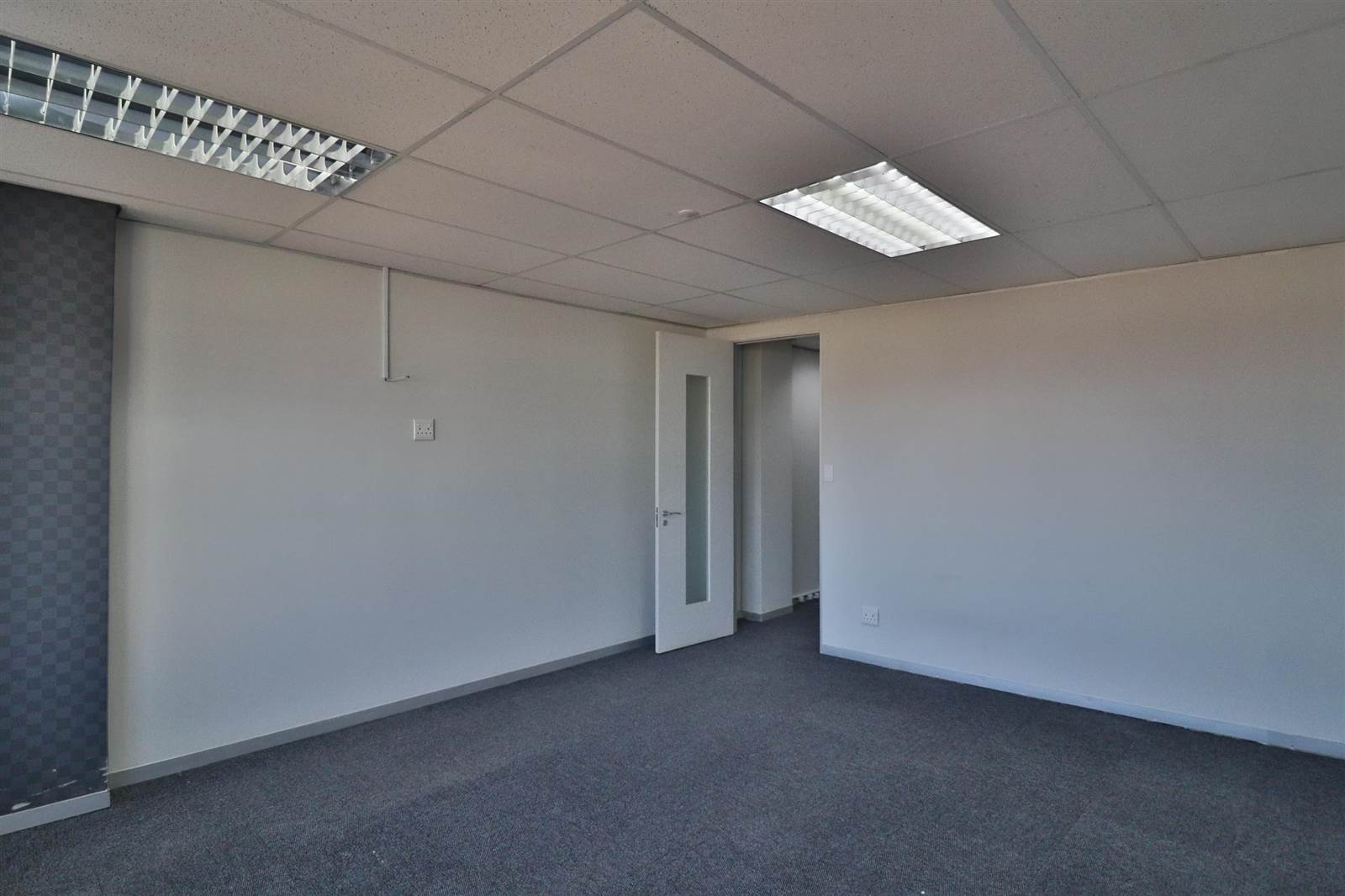 20  m² Commercial space in Sandown photo number 11