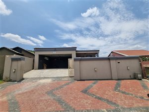 3 Bed House in Naturena