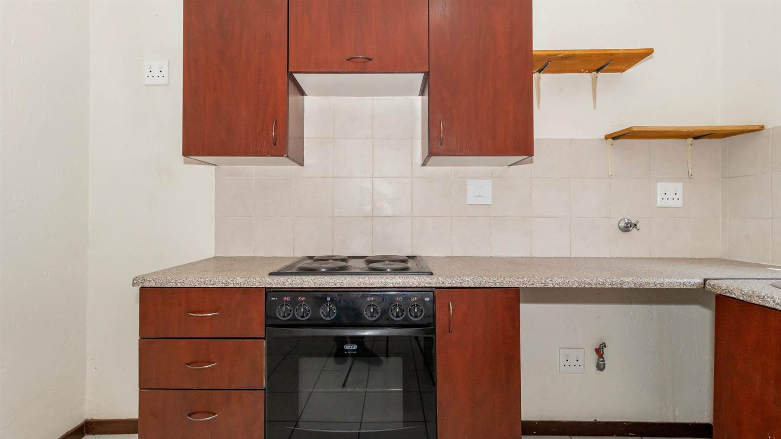 2 Bed Townhouse in Greenstone Hill photo number 6