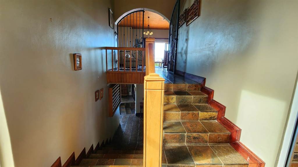 5 Bed House in Umtentweni photo number 30