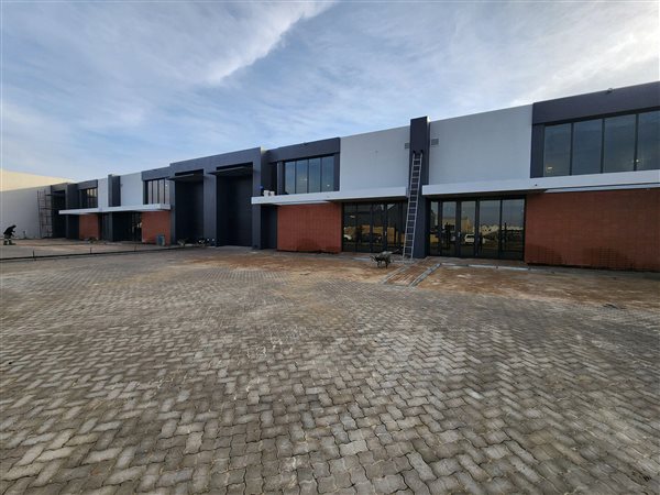 280  m² Industrial space