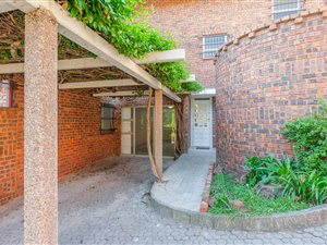 3 Bed Townhouse in Waterkloof Heights