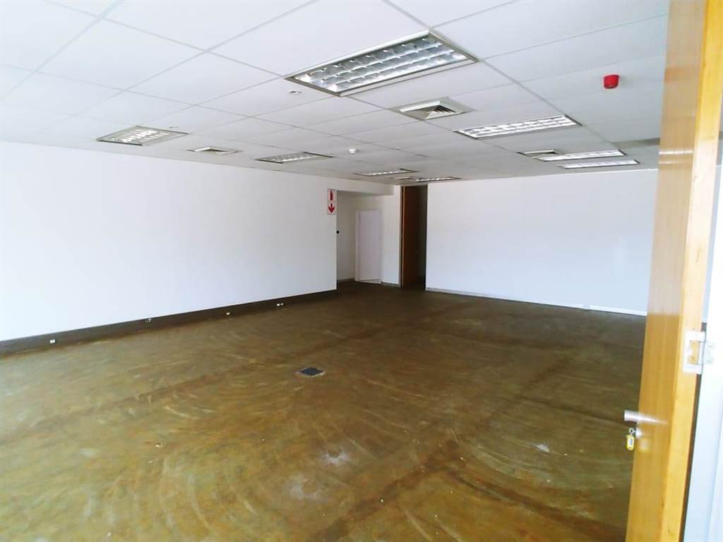 3906  m² Commercial space in Spartan photo number 17