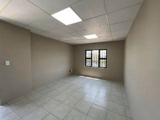 37  m² Office Space in Robin Hills photo number 4