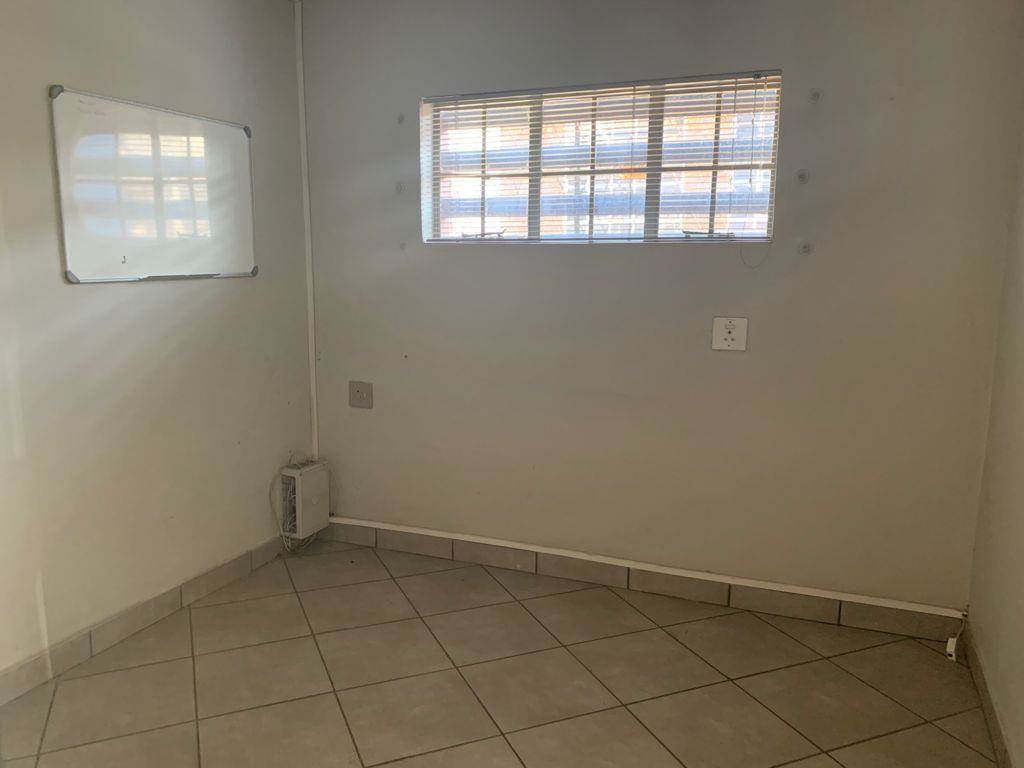 591  m² Commercial space in Klipfontein photo number 8