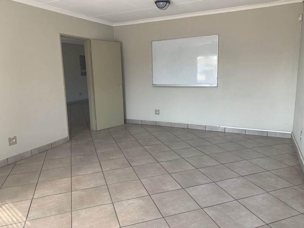 591  m² Commercial space in Klipfontein photo number 13