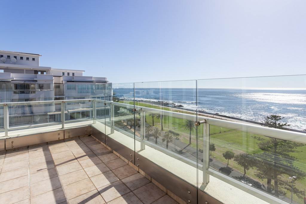 4 Bed Apartment in Sea Point photo number 22