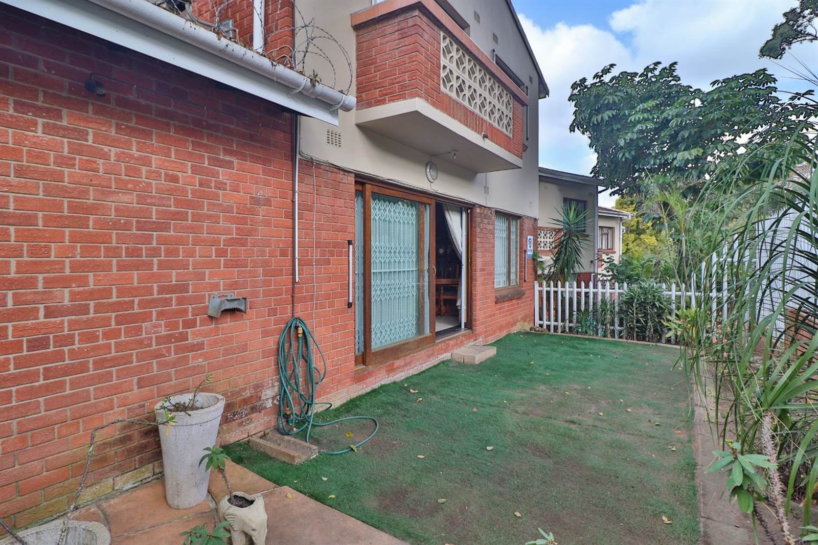 3 Bed Townhouse in Atholl Heights photo number 3